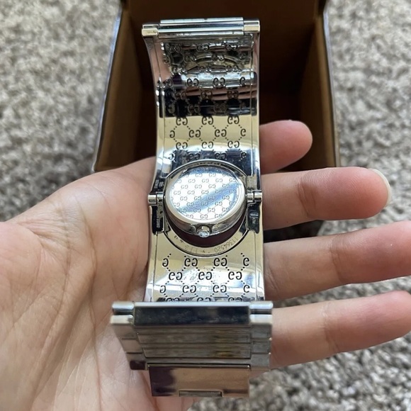 GUCCI Italian Luxury Bracelet Watch